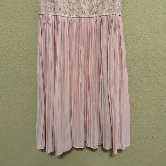 Delia's Lace Crochet Floral Dress Womens Small Pink Accordian Skirt Fairycore - Picture 5 of 8